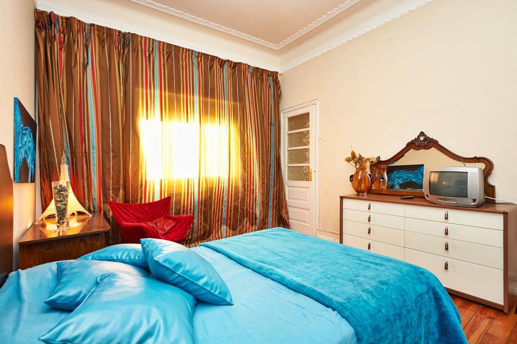 Turquoise House Apartment
